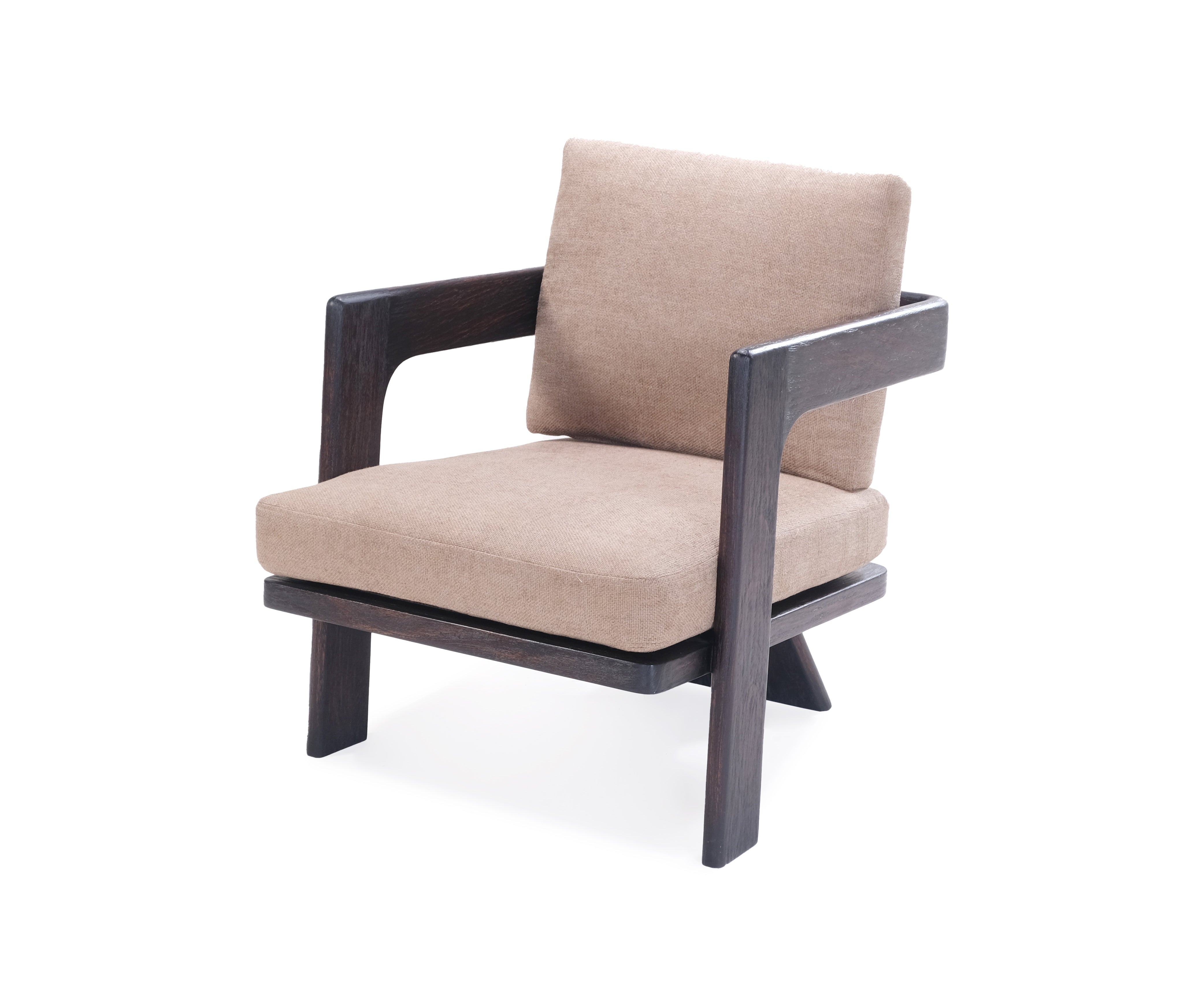 KARI LOUNGE CHAIR